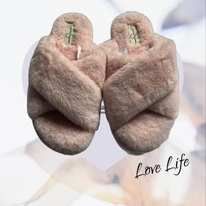 Jessica Simpson pink furry slippers-sz XL, gently used/worn once
